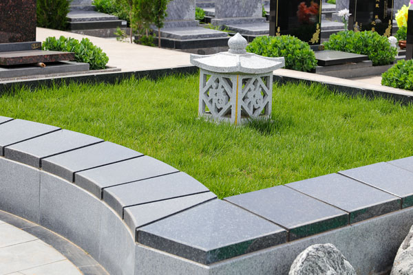 中华永久陵园生态葬详解，6000元入土为安。探索生命与自然的和谐。